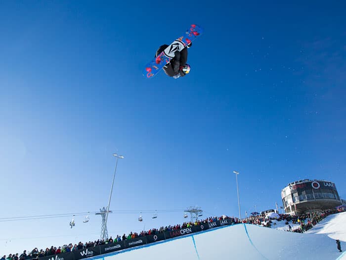 SCOTTY JAMES SNOWBOARDING WITH TUNNEL VISION