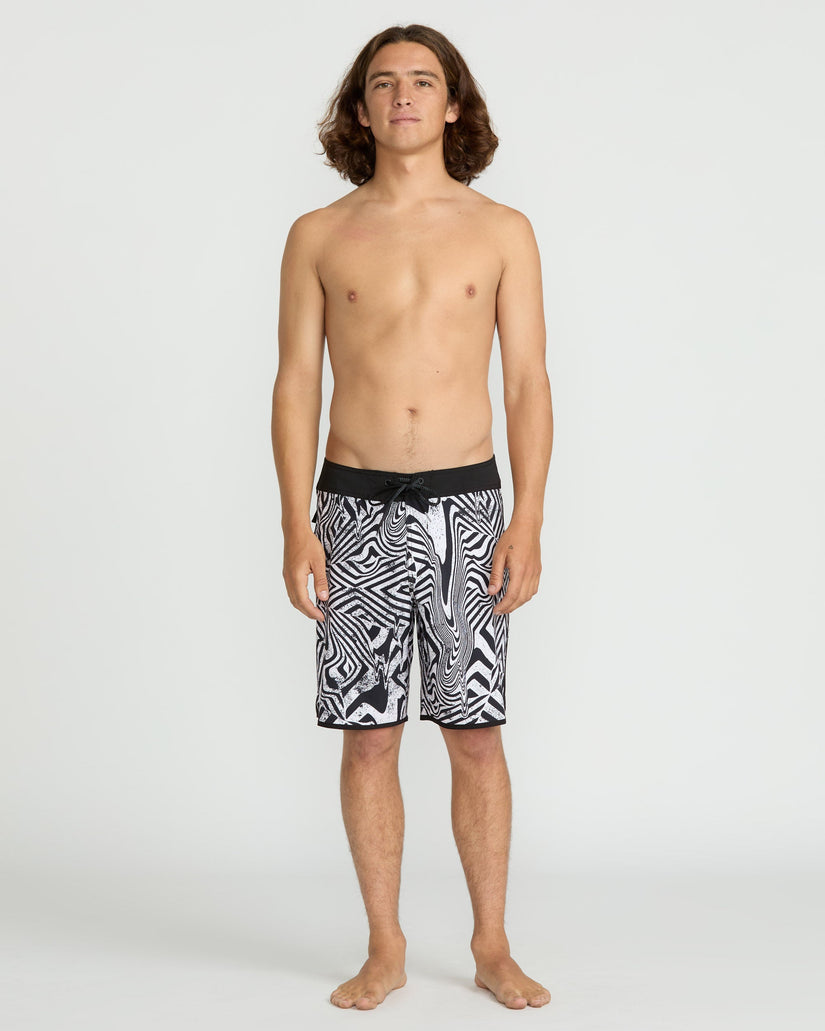 Boardshort Infuse Scallop Mod 19" - White Black