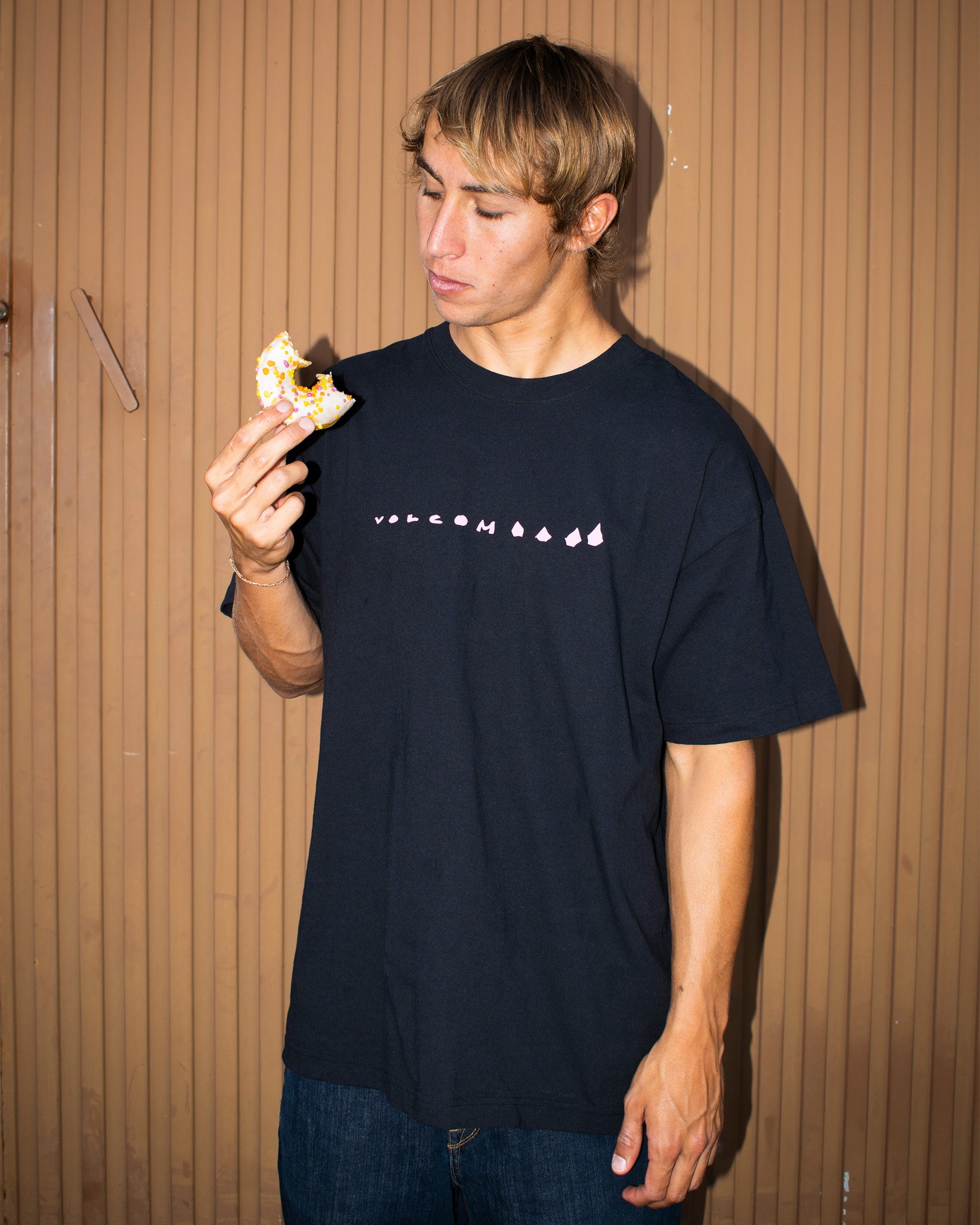 Camiseta Arthur Dino - Black - Hombre - Volcom España