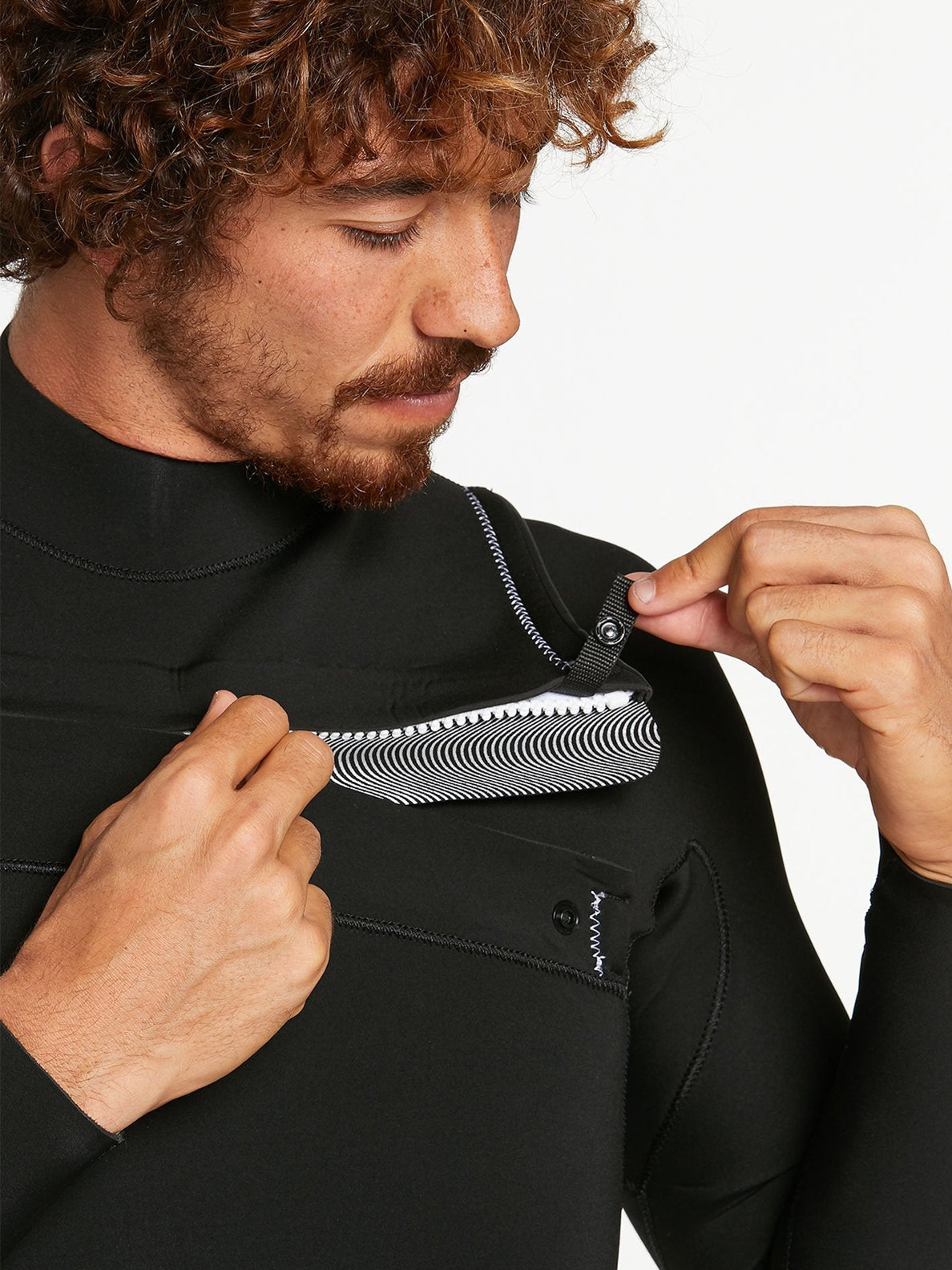 TRAJE DE NEOPRENO MODULADOR CON CREMALLERA EN EL PECHO DE  3/2 MM - BLACK